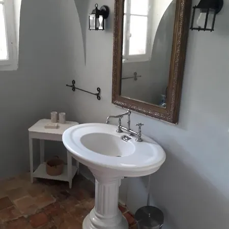 Château De La Tour Du Breuil *