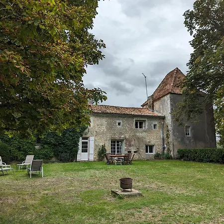 Château De La Tour Du Breuil * Le Breuil (Charente)