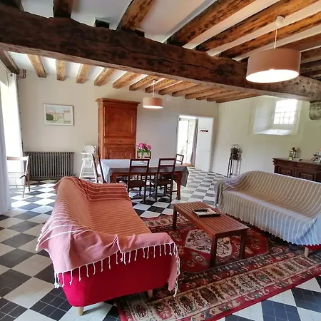 Chateau De La Tour Du Breuil Bed & Breakfast 3*