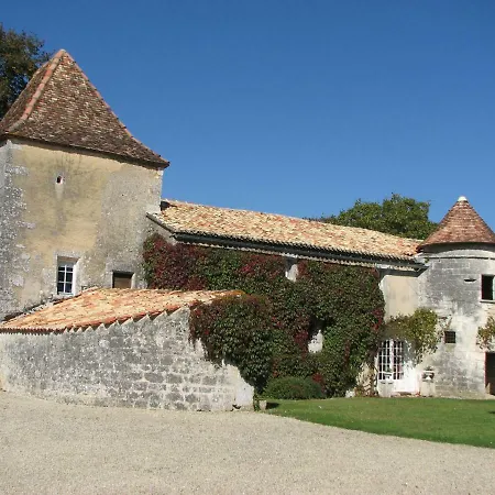 Chateau De La Tour Du Breuil Bed & Breakfast 3*
