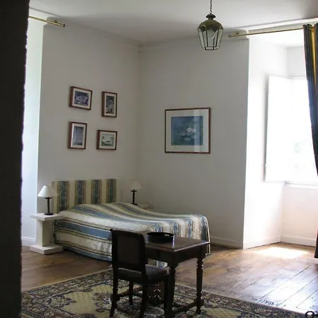 Château De La Tour Du Breuil Couette-café Le Breuil (Charente)