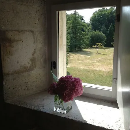 Château De La Tour Du Breuil Le Breuil (Charente)