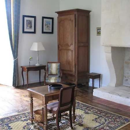 Bed & Breakfast Chateau De La Tour Du Breuil 3*
